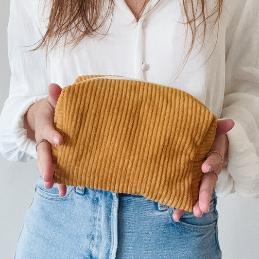 Trousse velours jaune